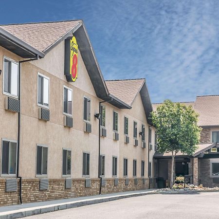 فندق Super 8 By Wyndham ردينغ، كاليفورنيا المظهر الخارجي الصورة