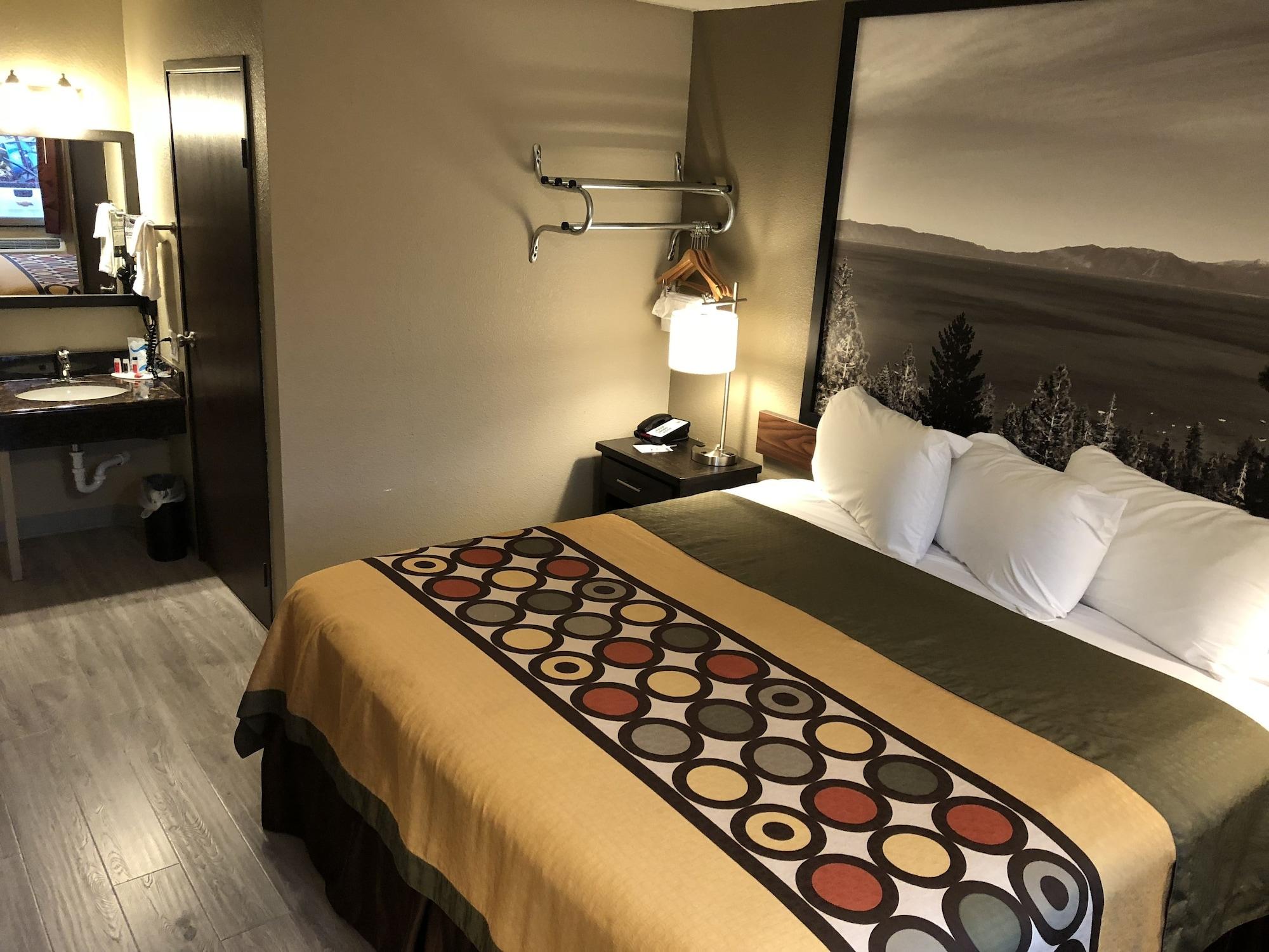 فندق Super 8 By Wyndham ردينغ، كاليفورنيا المظهر الخارجي الصورة