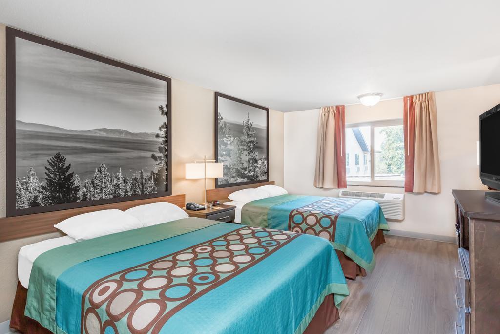 فندق Super 8 By Wyndham ردينغ، كاليفورنيا المظهر الخارجي الصورة