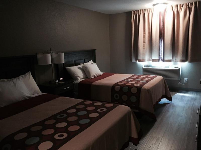 فندق Super 8 By Wyndham ردينغ، كاليفورنيا المظهر الخارجي الصورة