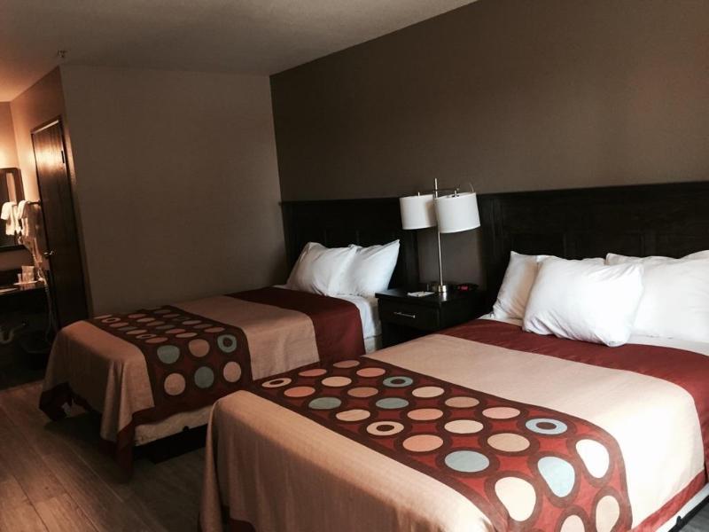 فندق Super 8 By Wyndham ردينغ، كاليفورنيا المظهر الخارجي الصورة