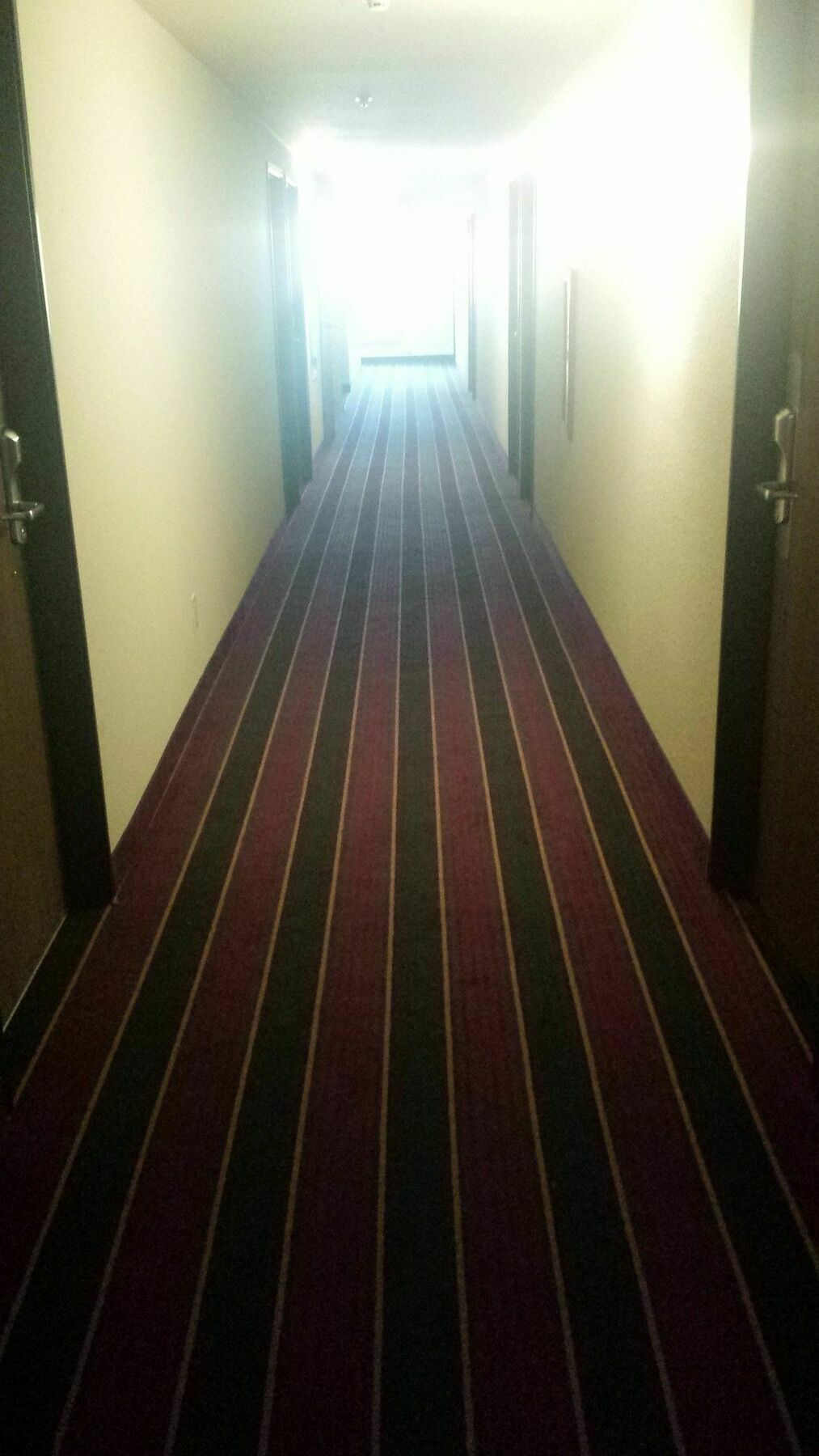 فندق Super 8 By Wyndham ردينغ، كاليفورنيا المظهر الخارجي الصورة